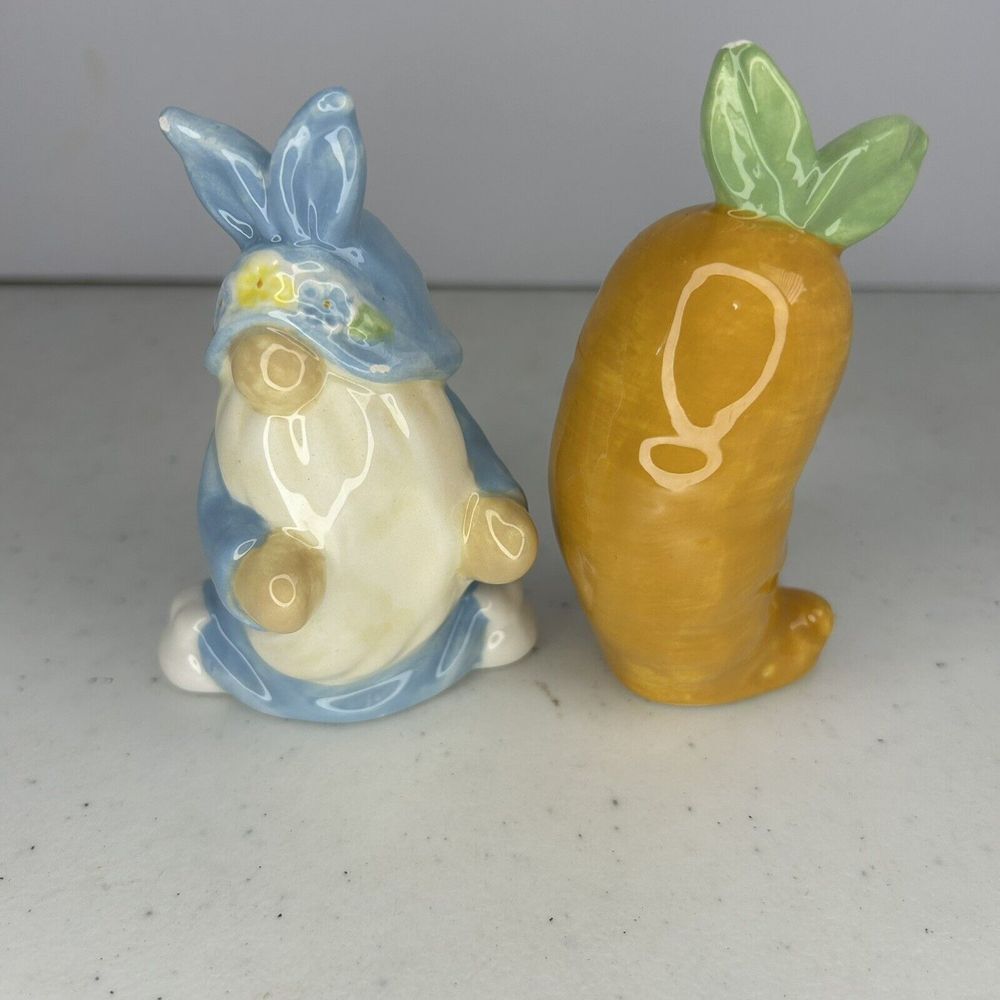 Gnome Ceramic And Ceramic Carrotโ Salt & Pepper Shakers